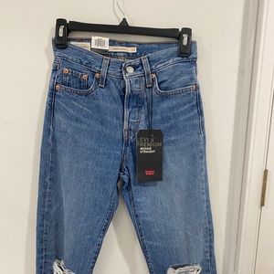 NWT WOMENS LEVI WEDGIE STRAIGHT JEANS